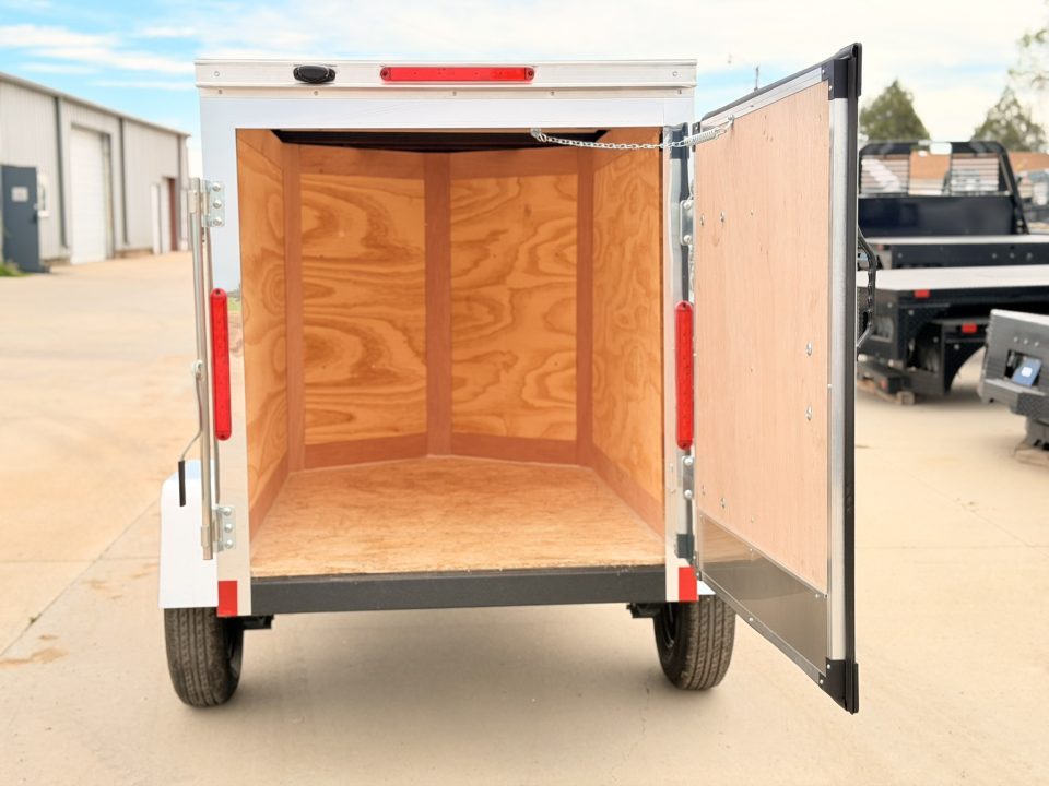 New 2027 Cross Trailers 4-6-1V Enclosed Barn Door 2K GVWR