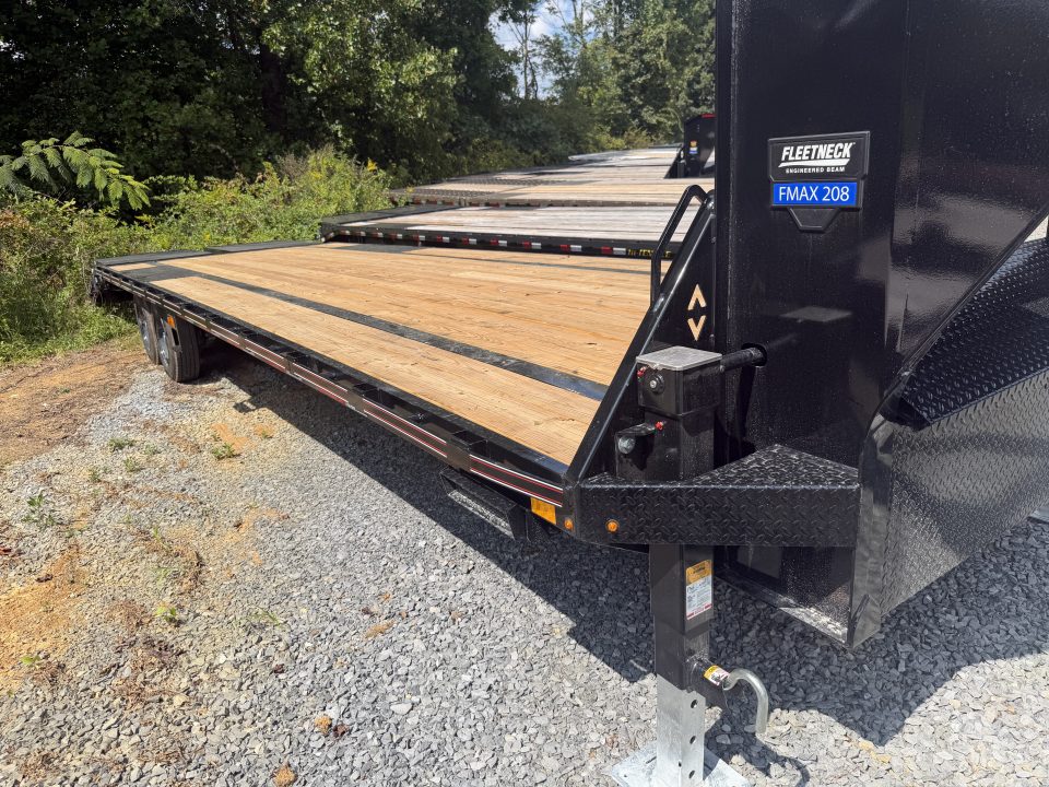 New 2027 Diamond C FMAX208 GOOSENECK TRAILER MAX RAMPS SLIPPER ROLLER