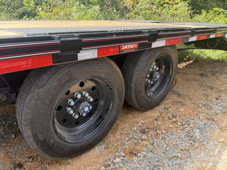 New 2027 Diamond C FMAX208 GOOSENECK TRAILER MAX RAMPS SLIPPER ROLLER