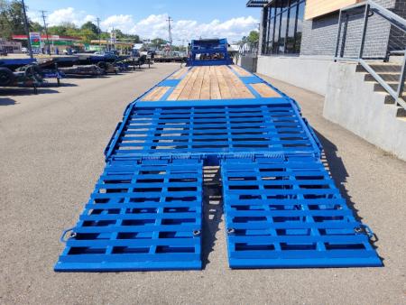 New 2027 Diamond C Trailers FMAX208MR-HS Flatbed Trailer