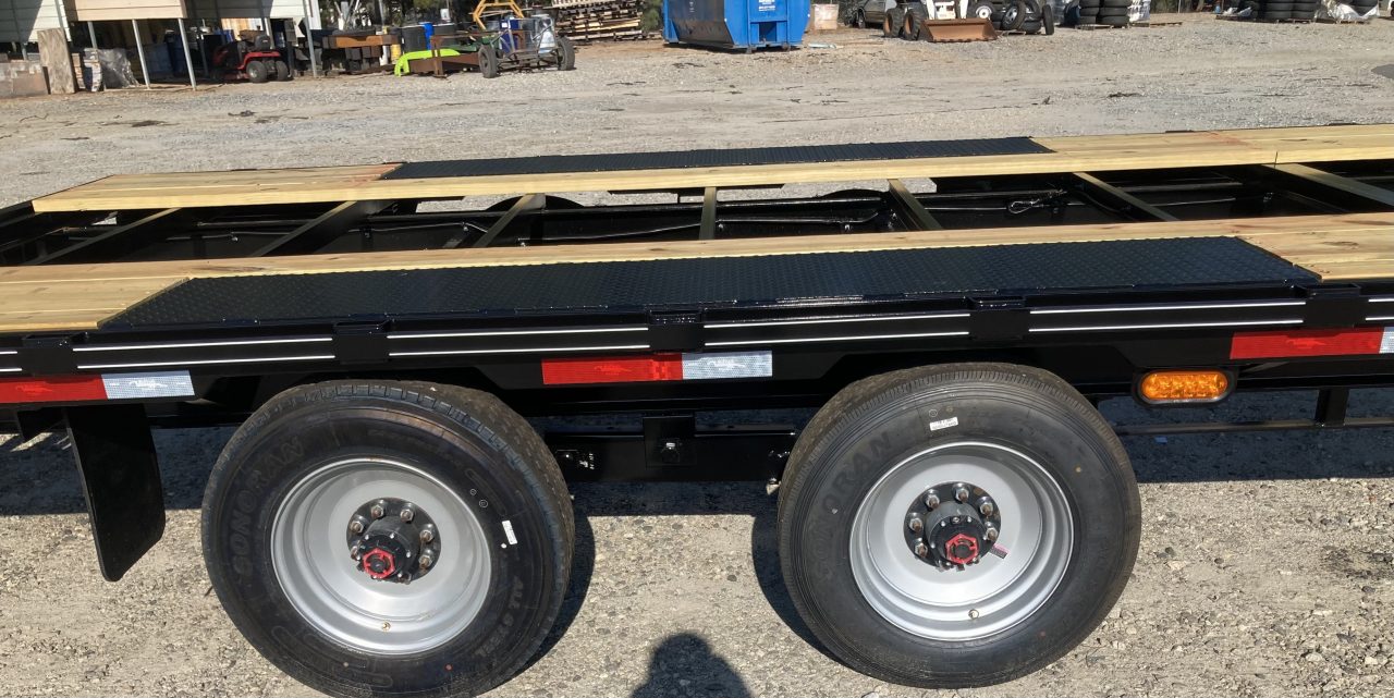 New 2026 McElrath Trailers 8.530GN10T Deckover Trailer