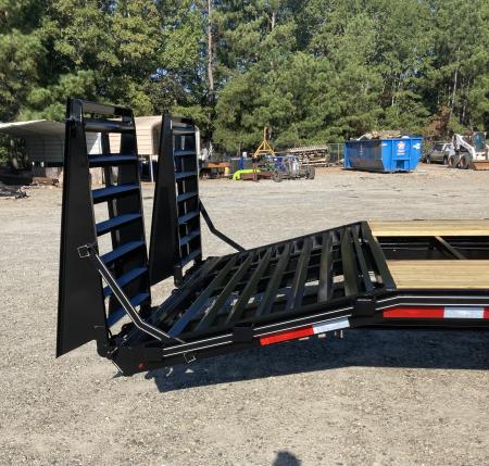 New 2026 McElrath Trailers 8.530GN10T Deckover Trailer