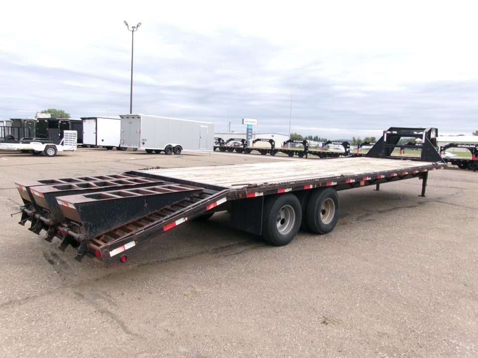 Used 2004 Load Trail Gooseneck 32' Flatbed Trailer