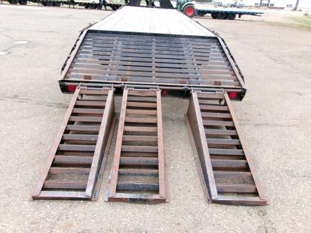 Used 2004 Load Trail Gooseneck 32' Flatbed Trailer