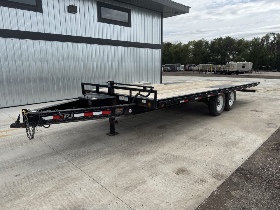 Used 2012 PJ Trailers T8222 Equipment Trailer