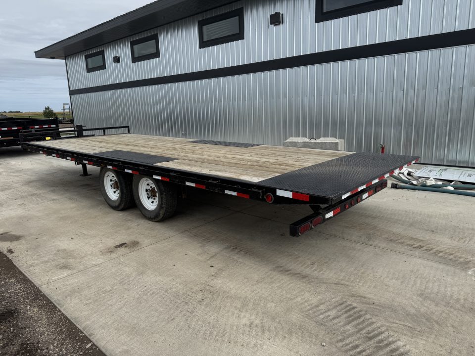 Used 2012 PJ Trailers T8222 Equipment Trailer