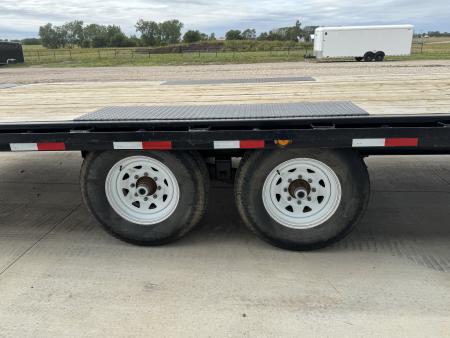 Used 2012 PJ Trailers T8222 Equipment Trailer