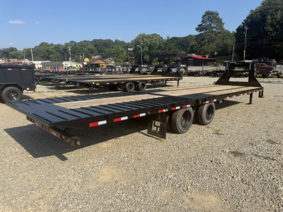 New Load Trail Gooseneck 102x32 Hydraulic Dovetail 24K Black W/ Raised Neck, Pipe Bridge, 17.5/16P & 12' Tail W/ Cleats