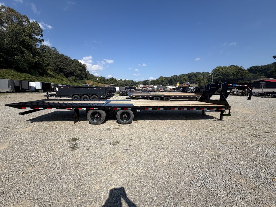 New Load Trail Gooseneck 102x32 Hydraulic Dovetail 24K Black W/ Raised Neck, Pipe Bridge, 17.5/16P & 12' Tail W/ Cleats
