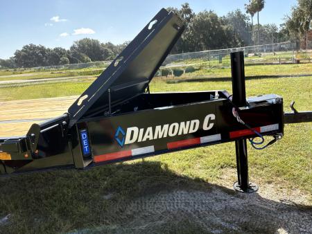 New 2027 Diamond C DET208 DECKOVER TRAILER; ABS BRAKES; HYDRAULIC JACK; BLUETOOTH WIRELESS CONTROLLER; FULL BED TILT; 18PLY TIRES