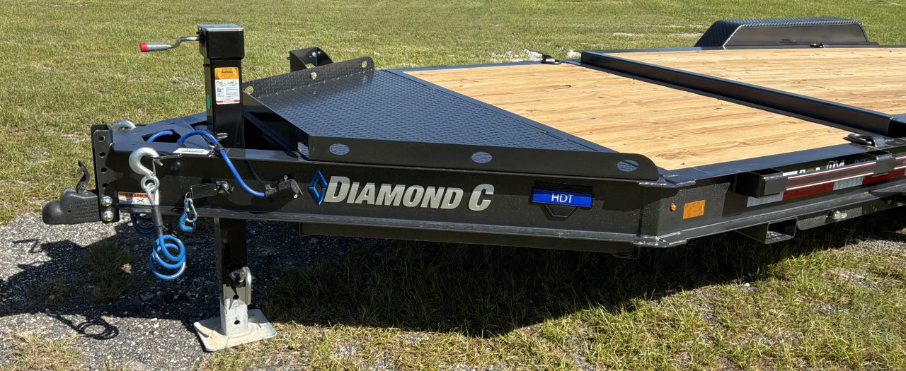 New 2027 DIAMOND C HDT207 TILT TRAILER; 7K STRAIGHT AXLE; ELECTRIC DRUM BRAKES; GRAVITY TILT; 15K SIMOL 2 SPEED JACK; 14 PLY TIRES