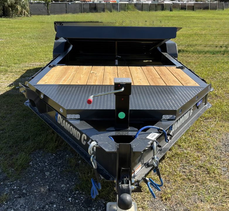 New 2027 DIAMOND C HDT207 TILT TRAILER; 7K STRAIGHT AXLE; ELECTRIC DRUM BRAKES; GRAVITY TILT; 15K SIMOL 2 SPEED JACK; 14 PLY TIRES
