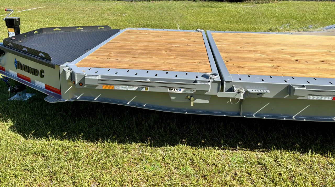 New 2027 DIAMOND C HXD208 TILT TRAILER; ABS BRAKES; DRIVE OVER FENDERS WITH FRAME EXTENSIONS; 18PLY TIRES; GRAVITY TILT HYDRAULIC DAMPENED