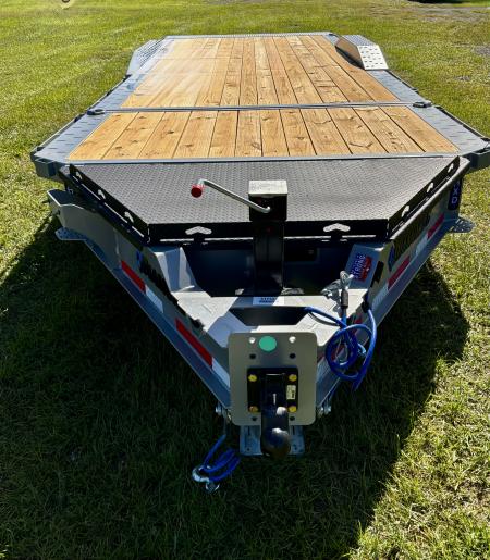 New 2027 DIAMOND C HXD208 TILT TRAILER; ABS BRAKES; DRIVE OVER FENDERS WITH FRAME EXTENSIONS; 18PLY TIRES; GRAVITY TILT HYDRAULIC DAMPENED