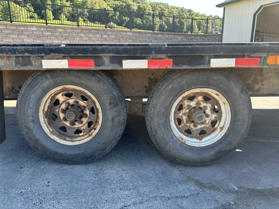 Used 2019 PJ Trailers FS 25 Flatbed Trailer