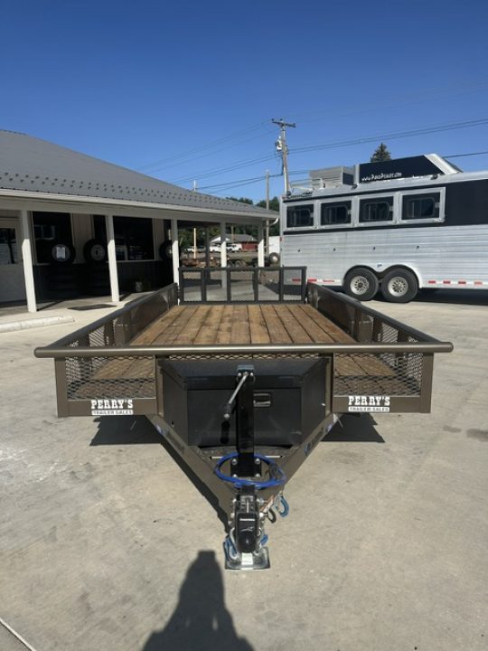 New 2027 Diamond C 16' GTU Flatbed