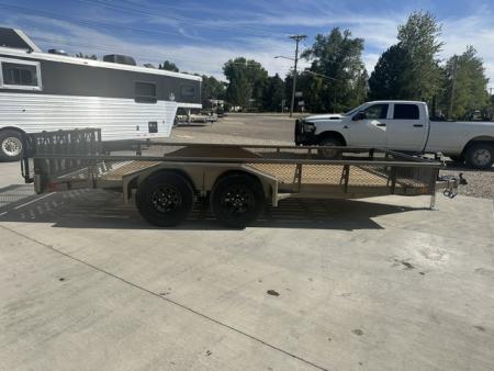 New 2027 Diamond C 16' GTU Flatbed