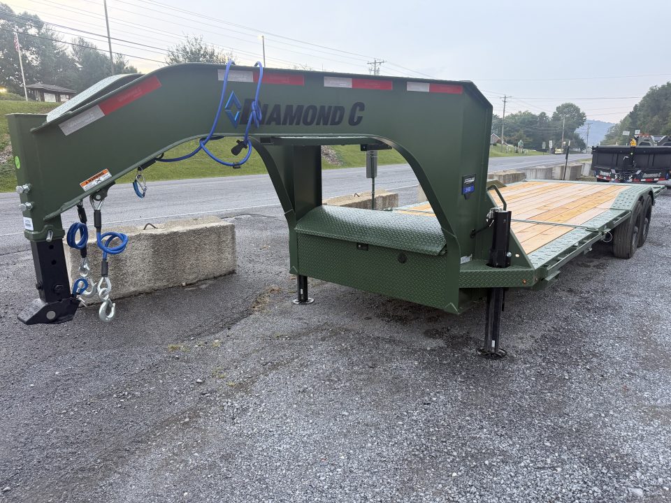 New 2027 Diamond C HXD210 GOOSENECK DRIVE OVER FENDER TILT TRAILER 102”X24’ **ABS BRAKES ** HYDRO JACKS , PRO TILT