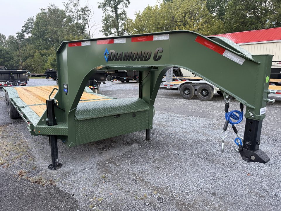 New 2027 Diamond C HXD210 GOOSENECK DRIVE OVER FENDER TILT TRAILER 102”X24’ **ABS BRAKES ** HYDRO JACKS , PRO TILT