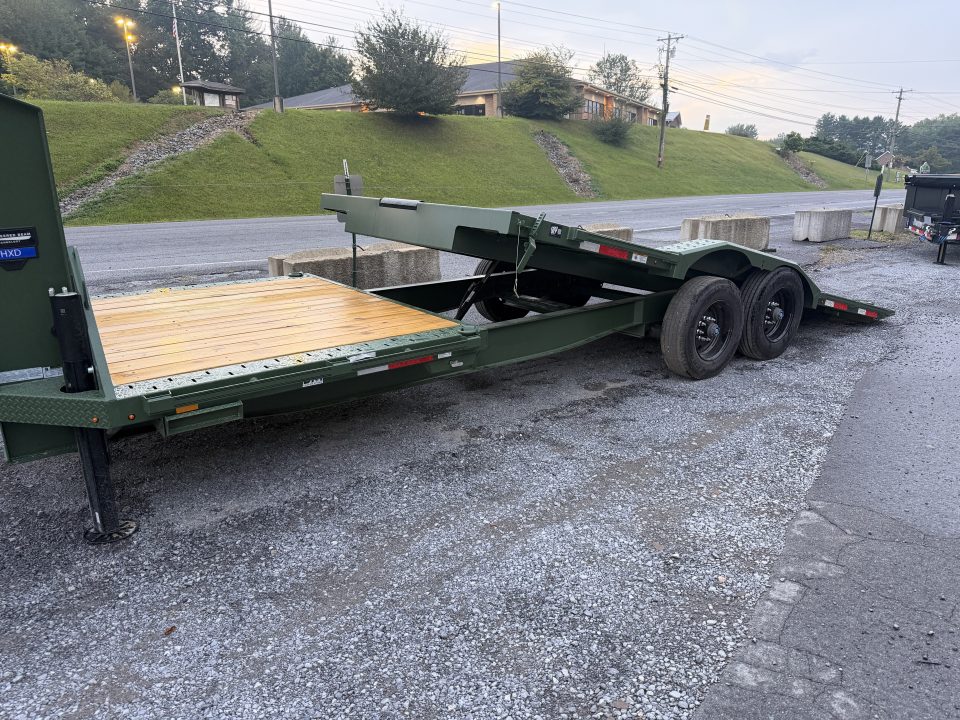 New 2027 Diamond C HXD210 GOOSENECK DRIVE OVER FENDER TILT TRAILER 102”X24’ **ABS BRAKES ** HYDRO JACKS , PRO TILT
