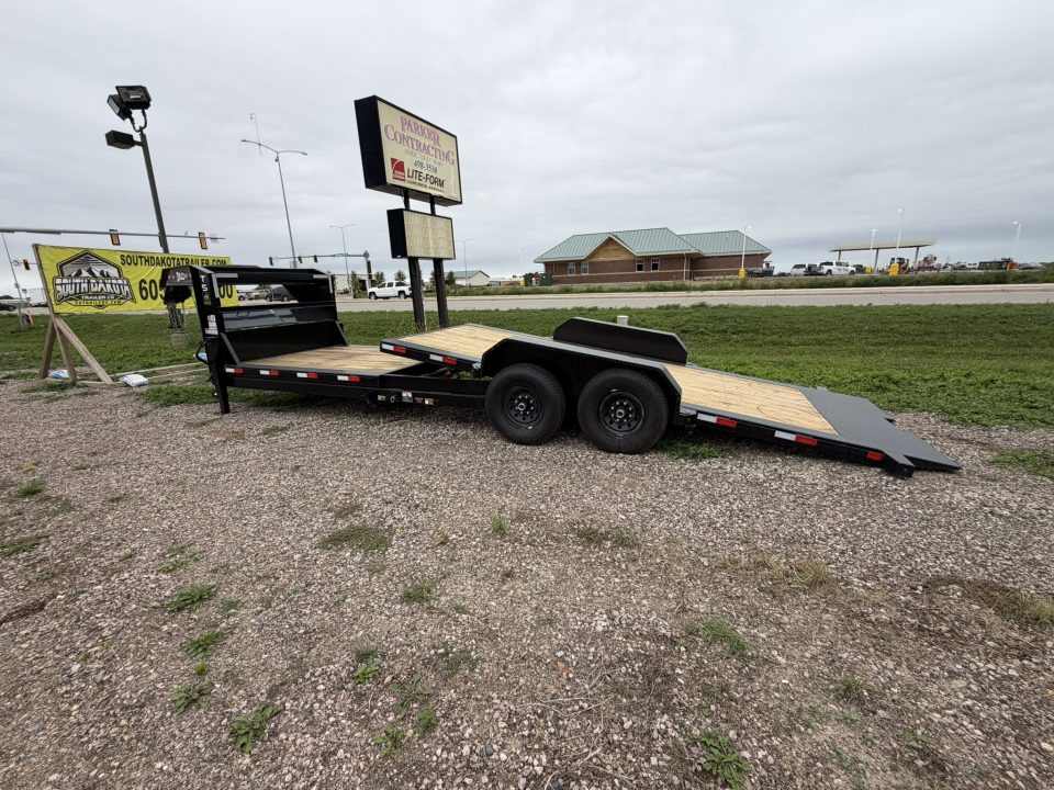 New 2027 Delco Trailers 24' Split deck tilt bed 7000# torsion axles (16 tilt+8'stationary) Equipment TrailerGooseneck