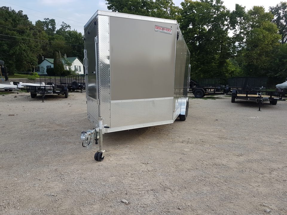 New 2027 DISCOVERY 7.5 x 23 TA2 Aero Lite SE Snowmobile Trailer