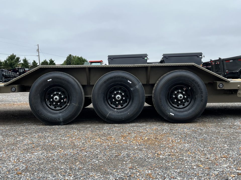 New 2027 Load Trail Gooseneck Tilt Trailer | 102" x 26' | 21K GVWR