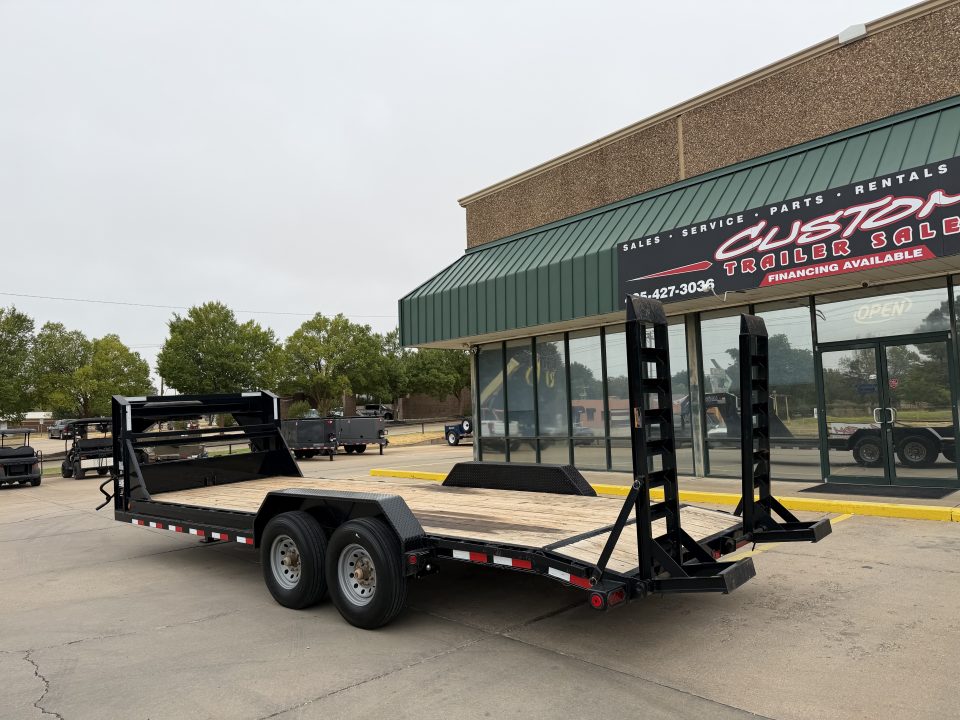 Used #253793 USED 2022 LOAD TRAIL GC 22 X 83 GOOSENECK EQUIPMENT HAULER W/ STAND UP RAMPS & 14 PLY TIRES