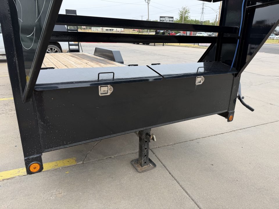 Used #253793 USED 2022 LOAD TRAIL GC 22 X 83 GOOSENECK EQUIPMENT HAULER W/ STAND UP RAMPS & 14 PLY TIRES