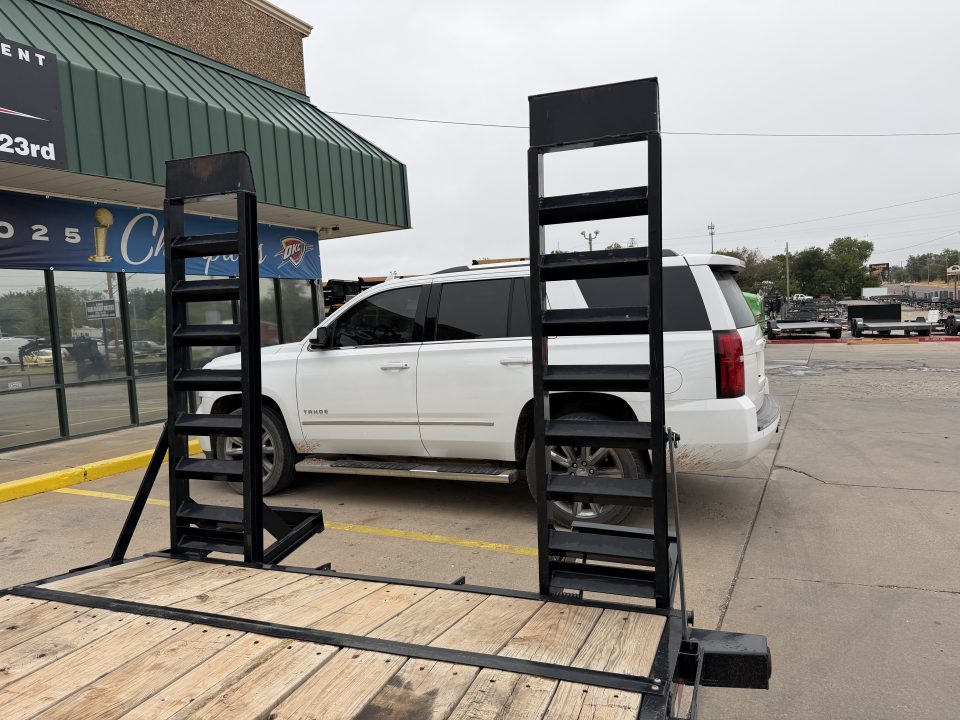 Used #253793 USED 2022 LOAD TRAIL GC 22 X 83 GOOSENECK EQUIPMENT HAULER W/ STAND UP RAMPS & 14 PLY TIRES