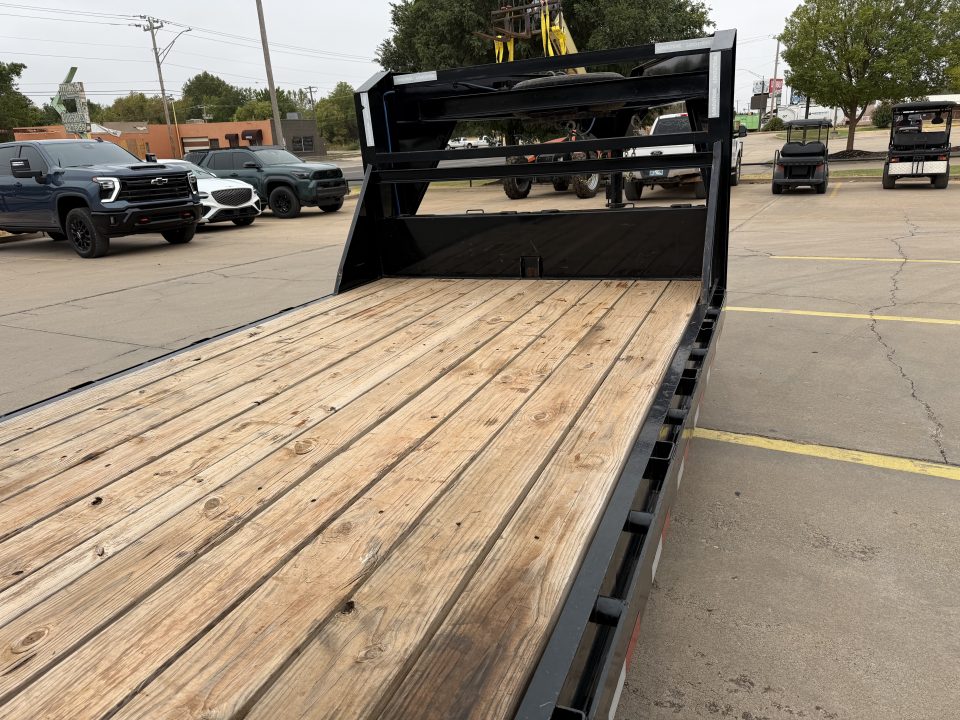 Used #253793 USED 2022 LOAD TRAIL GC 22 X 83 GOOSENECK EQUIPMENT HAULER W/ STAND UP RAMPS & 14 PLY TIRES