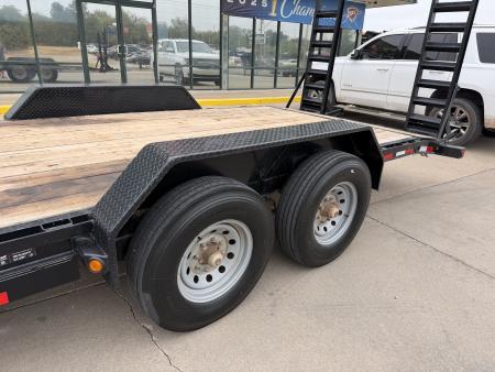 Used #253793 USED 2022 LOAD TRAIL GC 22 X 83 GOOSENECK EQUIPMENT HAULER W/ STAND UP RAMPS & 14 PLY TIRES