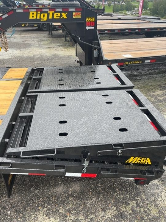 New 2027 Big Tex Trailers 102'x25 (20+5) 25GN Deckover Trailer