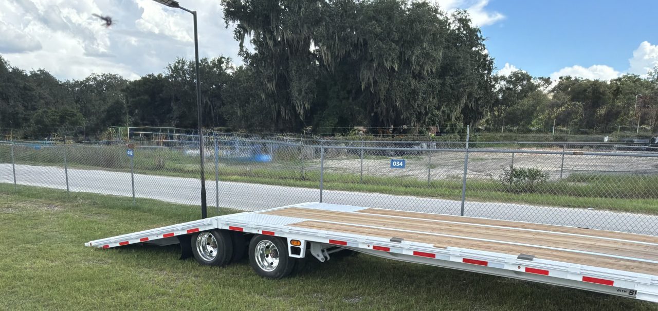New 2027 DIAMOND C FMAX212HDT TILT TRAILER; PACESETTER 2.0 ENGINEERED BEAM WITH HYDRAULIC DOVETAIL; 32’ LONG 102” WIDE; 2 12K AXELS WITH ELECTRIC/HYDRAULIC DISC BRAKES; DUAL 20K HYDRAULIC JACKS; 7 WATT SOLAR CHARGING SYSTEM