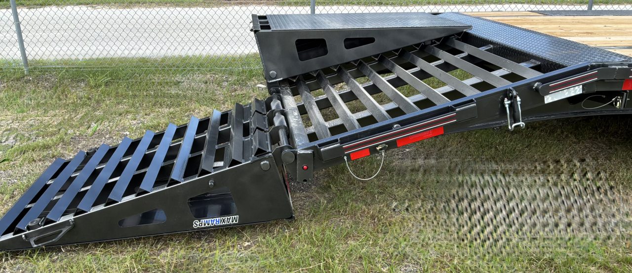 New 2027 Diamond C FMAX208MR/XDR Equipment Trailer WITH MAX RAMPS; 28’X102”;ELECTRIC DRUM BRAKES WITH *ABS*; DUAL 20K 2 SPEED SIMOL JACKS; SPARE MOUNT UNDER FRAME; ENGINEERED FRAME W/3” I BEAM ON 16” CENTERS