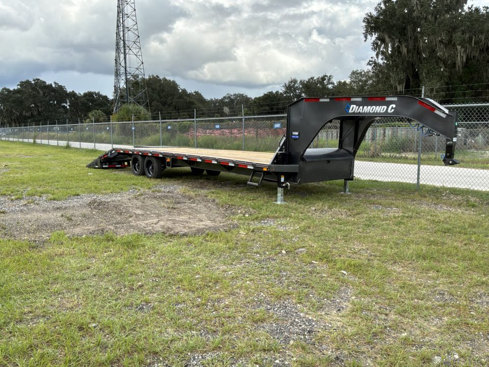 New 2027 Diamond C FMAX208MR/XDR Equipment Trailer WITH MAX RAMPS; 28’X102”;ELECTRIC DRUM BRAKES WITH *ABS*; DUAL 20K 2 SPEED SIMOL JACKS; SPARE MOUNT UNDER FRAME; ENGINEERED FRAME W/3” I BEAM ON 16” CENTERS