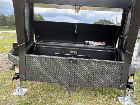 New 2027 Diamond C FMAX208MR/XDR Equipment Trailer WITH MAX RAMPS; 28’X102”;ELECTRIC DRUM BRAKES WITH *ABS*; DUAL 20K 2 SPEED SIMOL JACKS; SPARE MOUNT UNDER FRAME; ENGINEERED FRAME W/3” I BEAM ON 16” CENTERS