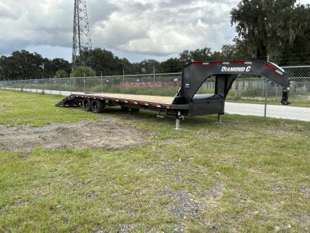 New 2027 Diamond C FMAX208MR/XDR Equipment Trailer WITH MAX RAMPS; 28’X102”;ELECTRIC DRUM BRAKES WITH *ABS*; DUAL 20K 2 SPEED SIMOL JACKS; SPARE MOUNT UNDER FRAME; ENGINEERED FRAME W/3” I BEAM ON 16” CENTERS