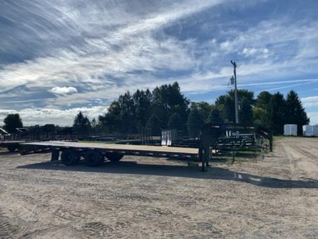 New 2027 Load Trail 102"X28' MAX RAMPS Gooseneck Bodies