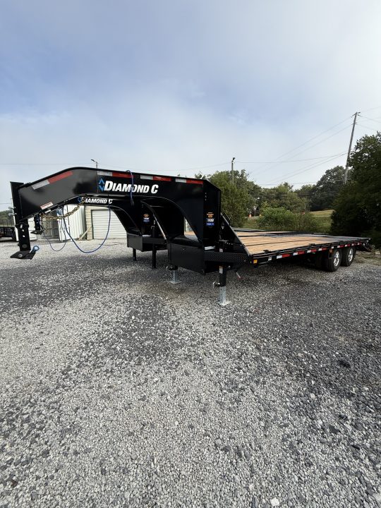 New 2027 Diamond C FMAX 212 25’ Flatbed Trailer, 25.9K GVWR,ABS BRAKES, 2 SPD JACKS, ALUMINUM OUTER WHEELS, MAX RAMPS, 14 PLY TIRES