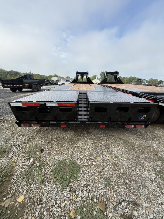 New 2027 Diamond C FMAX 212 25’ Flatbed Trailer, 25.9K GVWR,ABS BRAKES, 2 SPD JACKS, ALUMINUM OUTER WHEELS, MAX RAMPS, 14 PLY TIRES