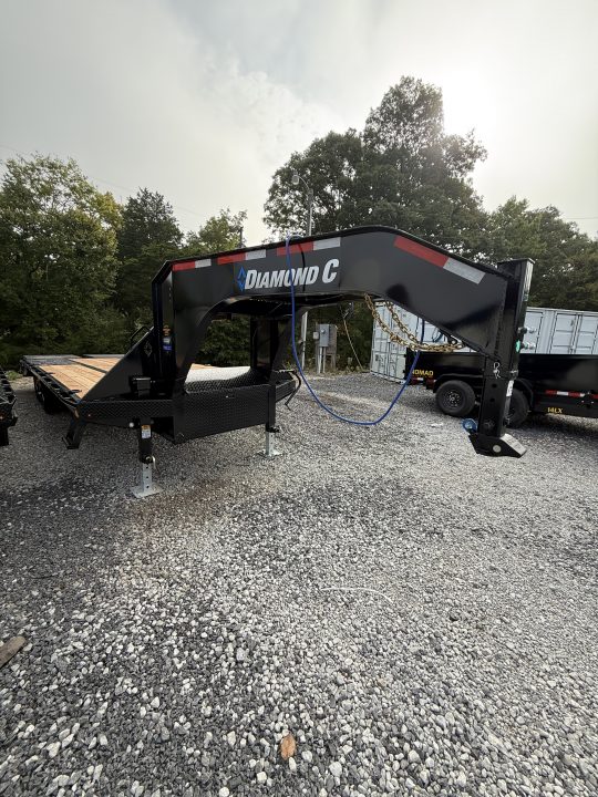 New 2027 Diamond C FMAX 212 25’ Flatbed Trailer, 25.9K GVWR,ABS BRAKES, 2 SPD JACKS, ALUMINUM OUTER WHEELS, MAX RAMPS, 14 PLY TIRES