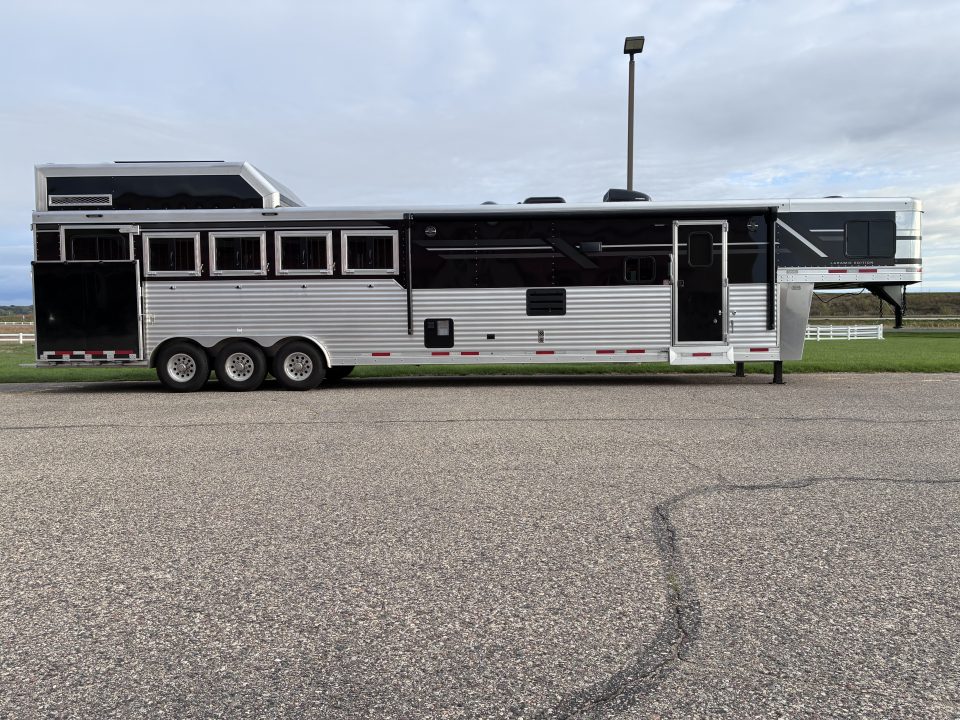 Used 2025 SMC Laramie 5H 14'LQ Horse Trailer