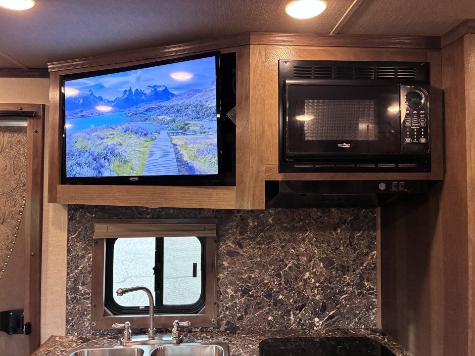 Used 2025 SMC Laramie 5H 14'LQ Horse Trailer