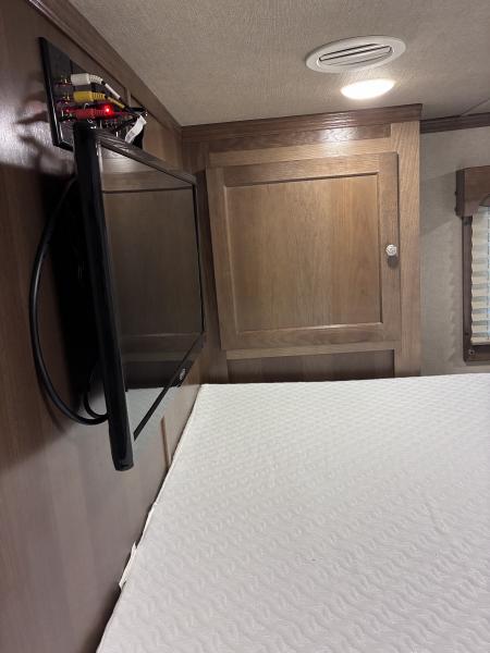 Used 2025 SMC Laramie 5H 14'LQ Horse Trailer