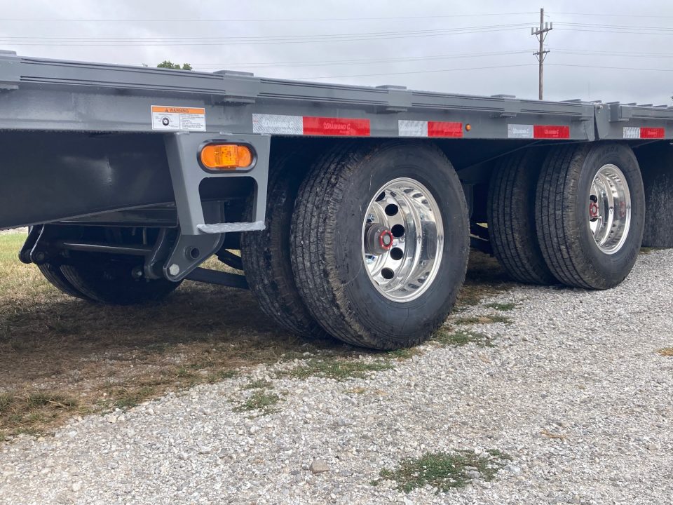 New 2027 Diamond C Trailers 102X35 TANDEM 25.9K GN HYDROTAIL W/ STEEL RUNNERS, HYDROJACK, DISC BRAKES & WIRELESS REMOTE Flatbed Trailer