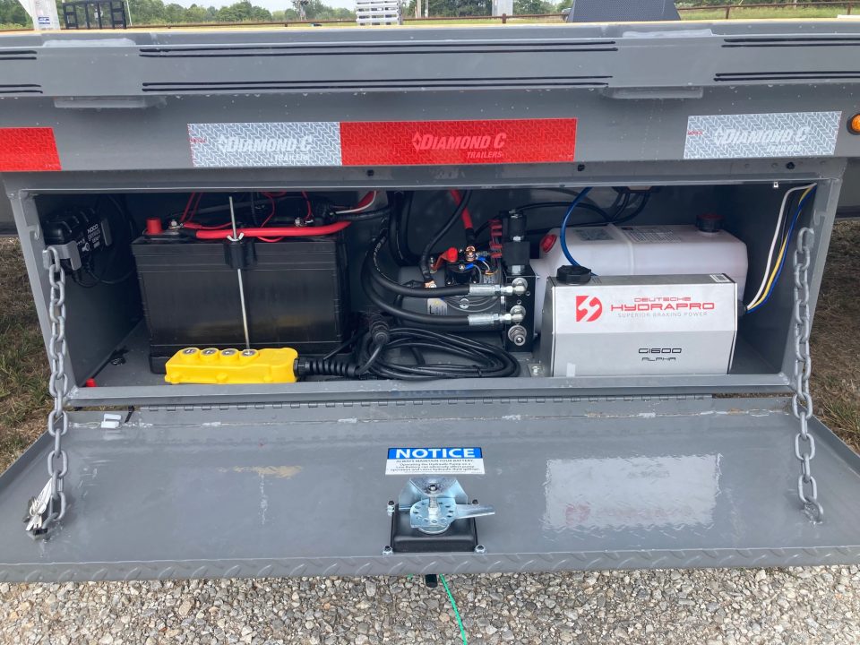 New 2027 Diamond C Trailers 102X35 TANDEM 25.9K GN HYDROTAIL W/ STEEL RUNNERS, HYDROJACK, DISC BRAKES & WIRELESS REMOTE Flatbed Trailer