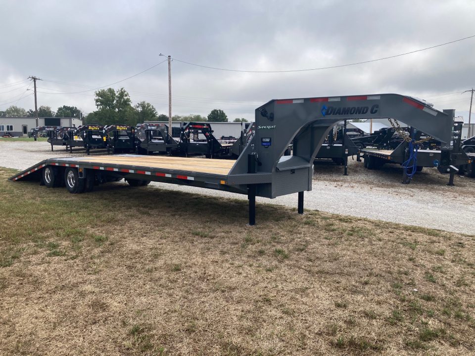 New 2027 Diamond C Trailers 102X35 TANDEM 25.9K GN HYDROTAIL W/ STEEL RUNNERS, HYDROJACK, DISC BRAKES & WIRELESS REMOTE Flatbed Trailer