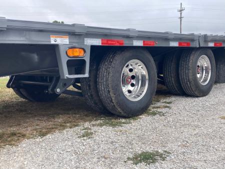New 2027 Diamond C Trailers 102X35 TANDEM 25.9K GN HYDROTAIL W/ STEEL RUNNERS, HYDROJACK, DISC BRAKES & WIRELESS REMOTE Flatbed Trailer
