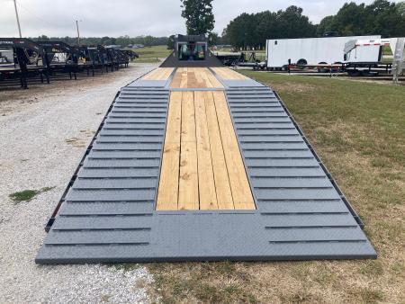 New 2027 Diamond C Trailers 102X35 TANDEM 25.9K GN HYDROTAIL W/ STEEL RUNNERS, HYDROJACK, DISC BRAKES & WIRELESS REMOTE Flatbed Trailer